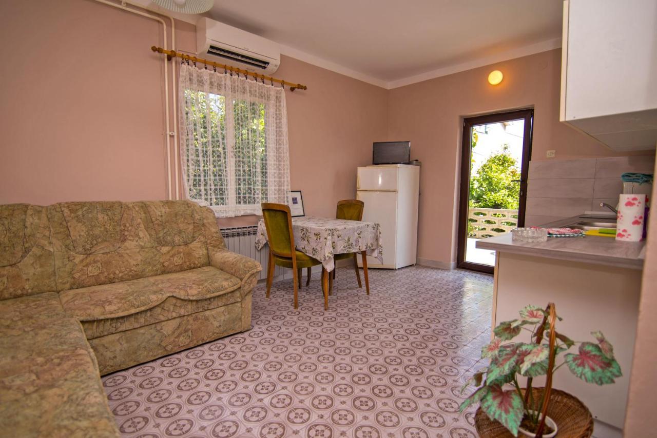 Nena Apartment Mali Lošinj Екстериор снимка