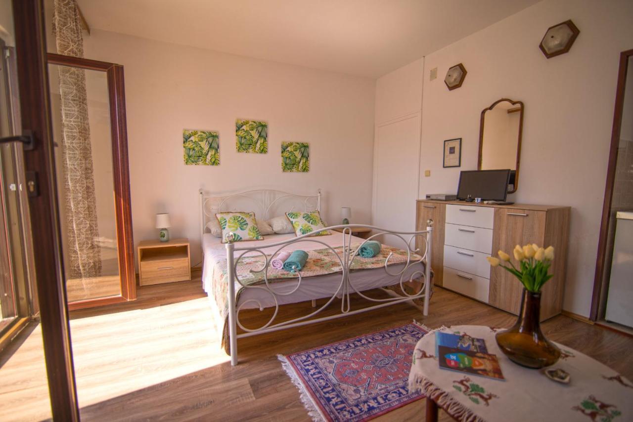 Nena Apartment Mali Lošinj Екстериор снимка